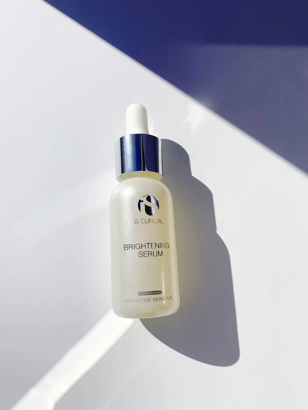 Освітлювальна сироватка iS Clinical Brightening Serum, 15 мл, фото 2