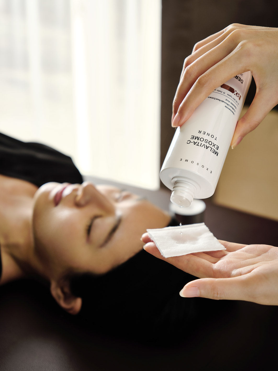 Освітлюючий тонер DERMAFIRM Melavita-C Exosome Toner, 200 мл, фото 3