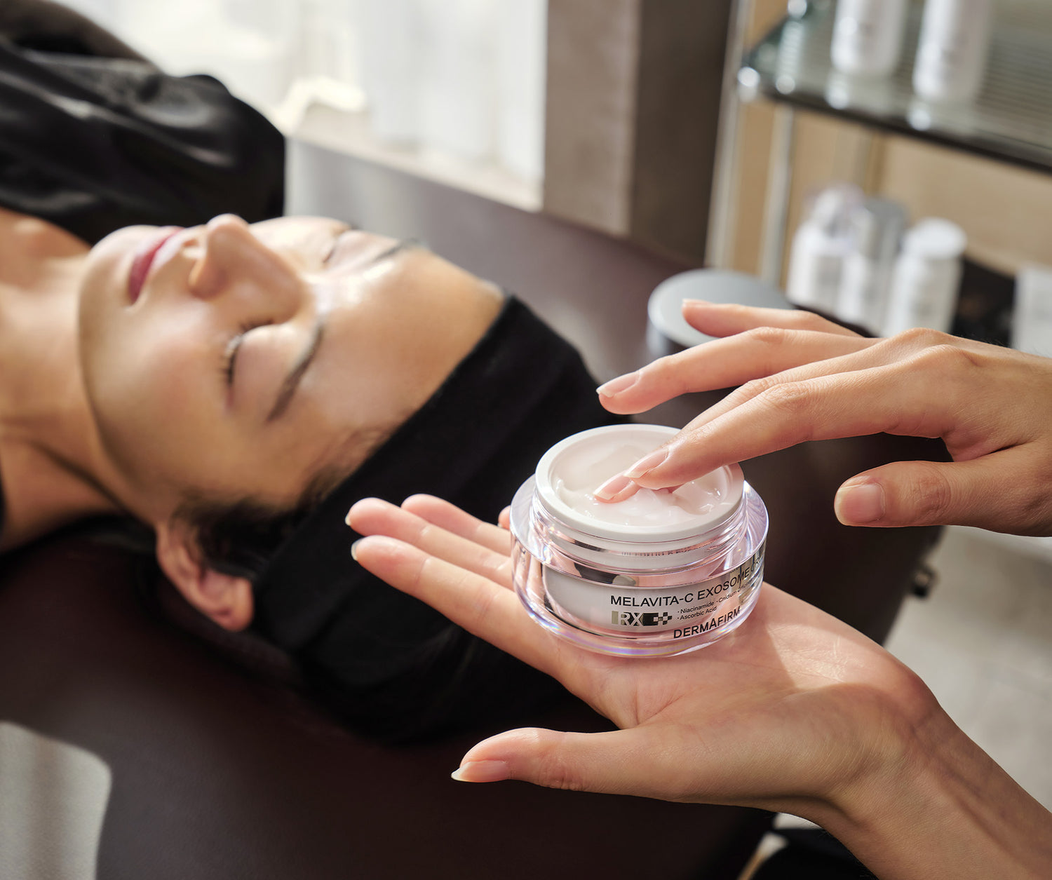 Освітлюючий крем DERMAFIRM Melavita-C Exosome Cream, 50 мл, фото 3