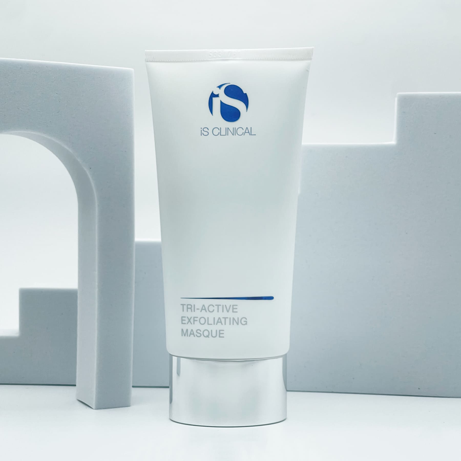 Відлущувальна маска-скраб Is Clinical Tri-Active Exfoliating Masque 120 г, фото 3